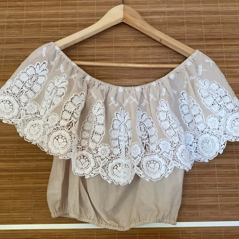 Miguelina Crop top and skirt. - Picture 6 of 8